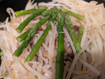 アスパラ入りサラダ