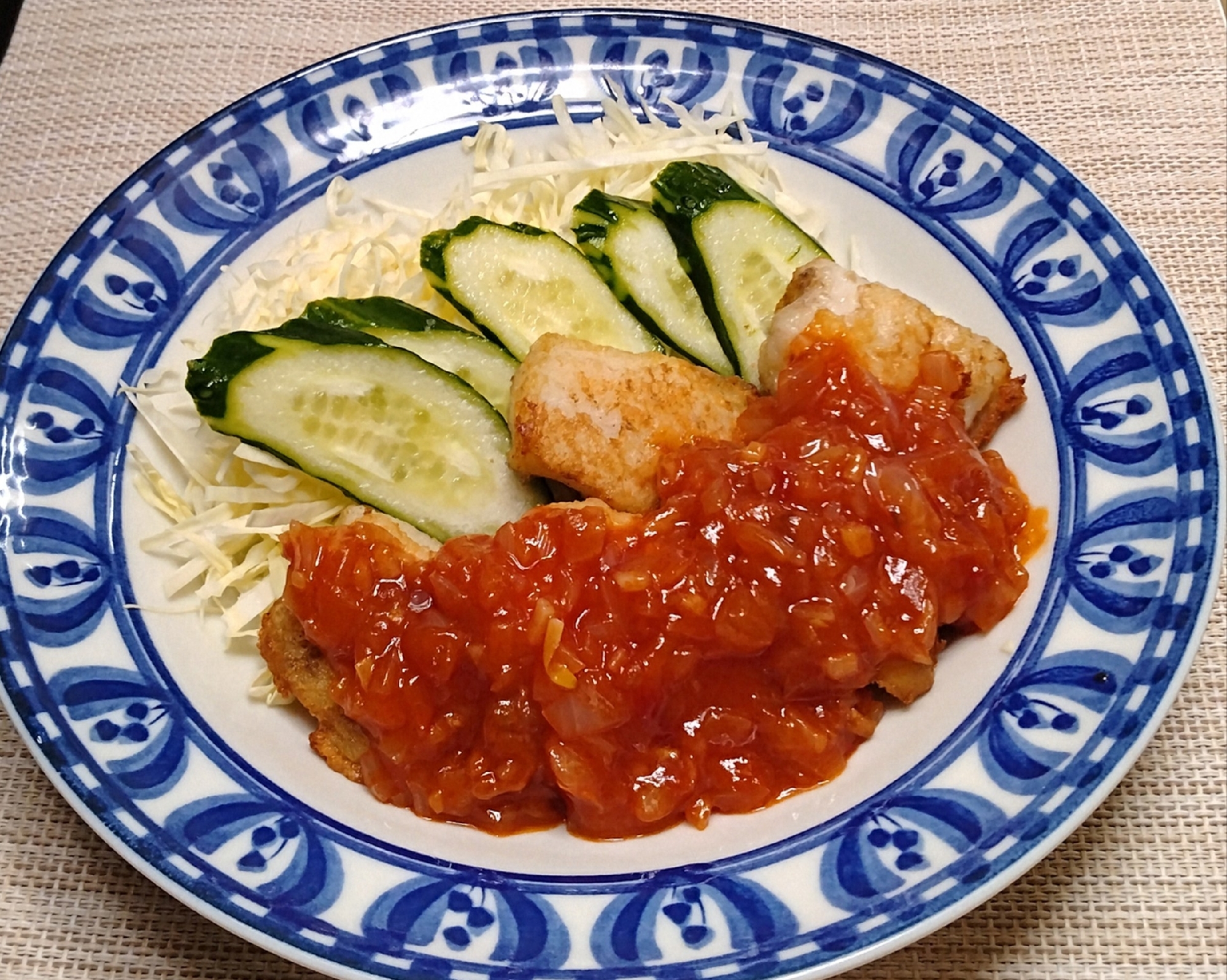 白身魚の、ピリ辛ケチャップソースかけ