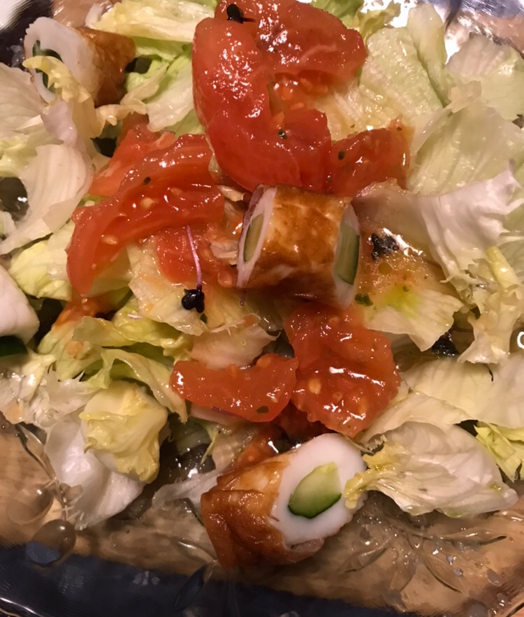 トマトドレッシングでちくきゅうとレタスのサラダ