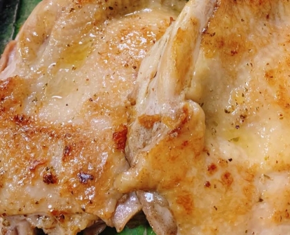 ★鶏もも肉のこんがり焼き★