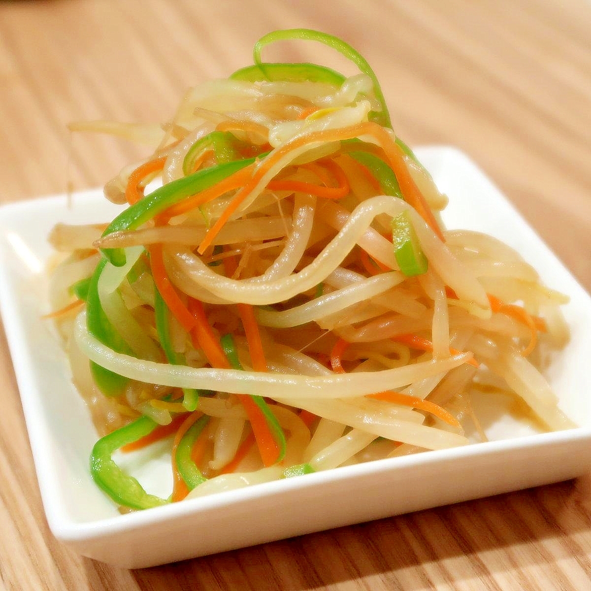 もやしとニンジン、ピーマンのめんつゆ和え☆お手軽に