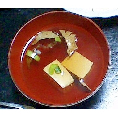エリンギ・絹ごし豆腐・ねぎのお吸い物