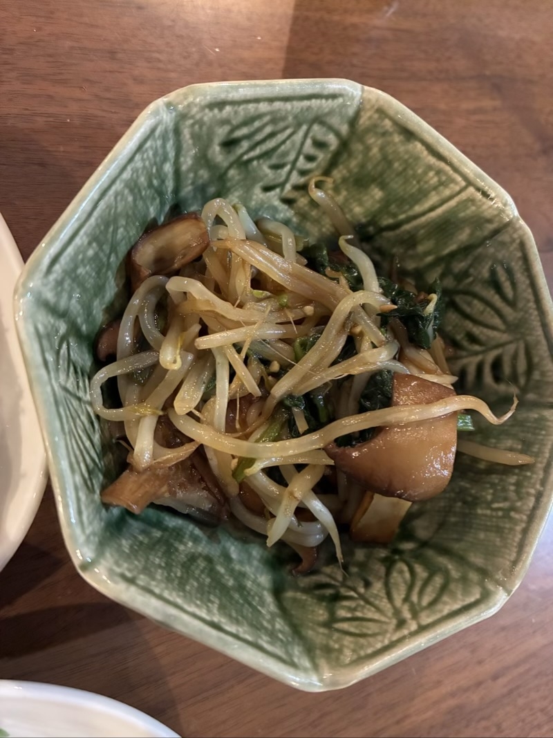 キノコともやしのオイバタ炒め