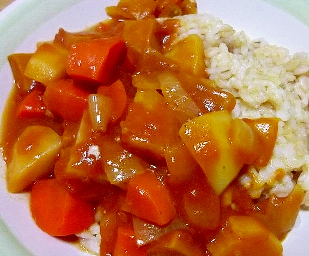 ルクエで簡単♪無水で作る、トマト野菜カレー