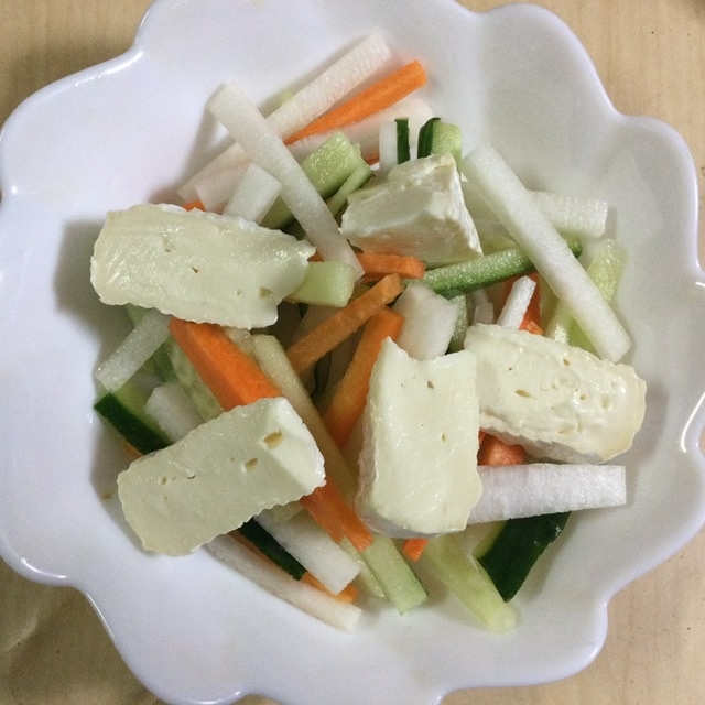 新鮮野菜のカマンベールチーズのせ(熊本産)