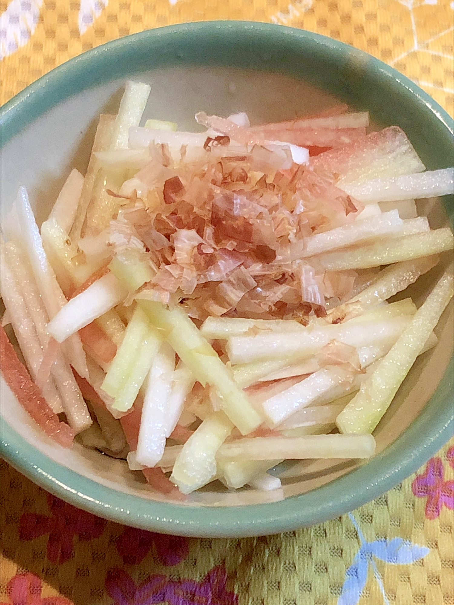 節約*スイカの皮と大根のレモンドレッシングサラダ