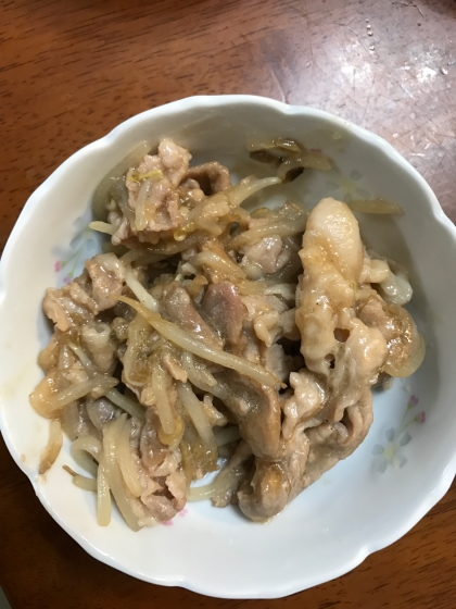 キャベツがなかったのでもやしを入れました。美味しかったです。