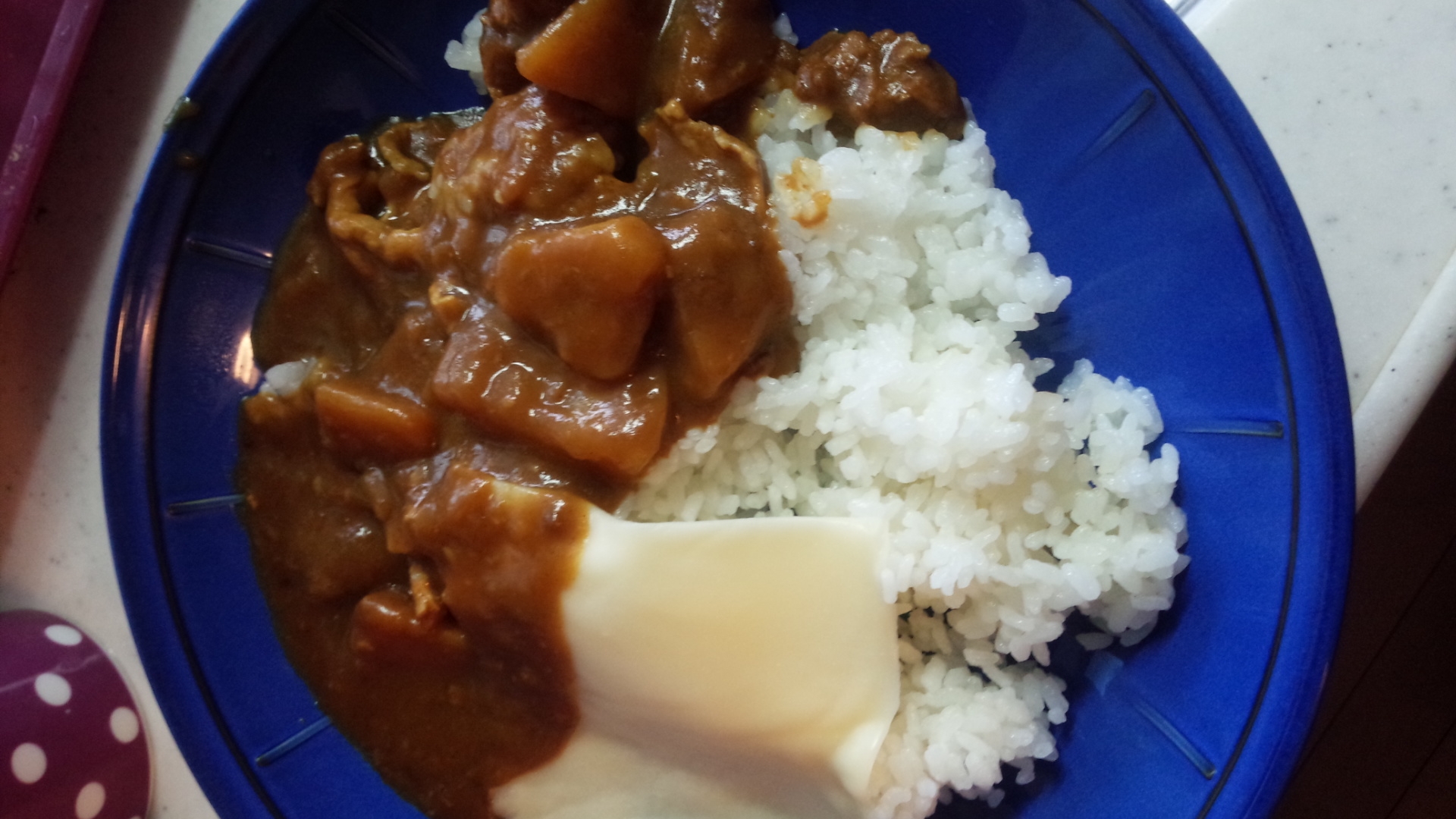 六三亭のカレー肉じゃがの素でチーズカレー