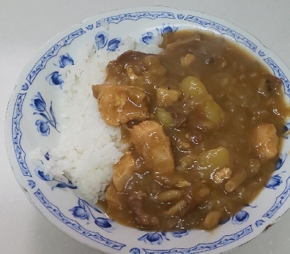 おとさん✨チキンカレーしめじ入れて作りました☘️子供がおかわりしてくれました☺️実は子供を実家の近くの塾に預けてて、今日迎えに行ってきました～よいお年を♥️