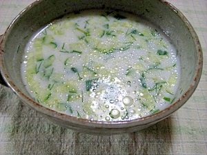 火を使わず簡単キュウリとヨーグルトの冷製スープ