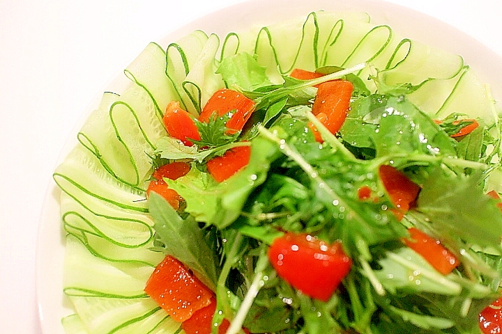 盛り付け技 キュウリのリボンサラダ レシピ 作り方 By Seika A 楽天レシピ 盛り付け技 キュウリのリボンサラダ レシピ 作り方 By Seika A 楽天レシピ