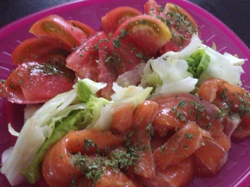 塩トマトとサーモンのイタリアンサラダ