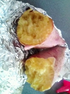 安納芋を買ったので焼き芋で食べたくて作りました。
ホクホクでとっても美味しかったです!!