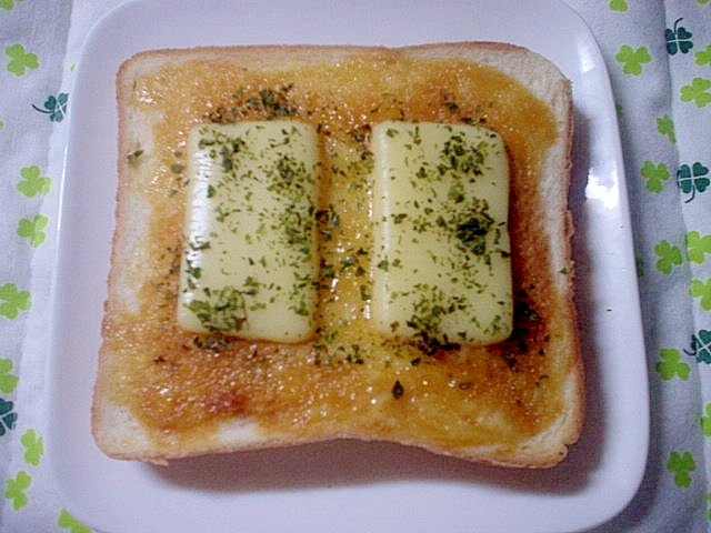 野菜ソースとマヨネーズでチーズトースト～☆