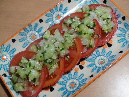 新玉ねぎときゅうりの塩麹和え♪トマトサラダ