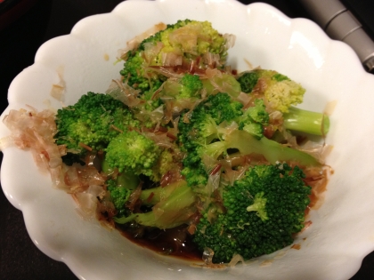 冷凍ストックしていたブロッコリーで作りました。普段あまり緑の野菜を好んで食べない息子も喜んで食べてました♪