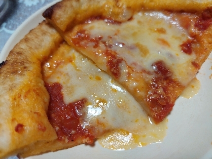 フライパンで☆バジルとチーズのピザ