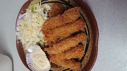 冷凍のエビフライでも揚げ焼きって出来るんですね。
サクサクに出来ました。