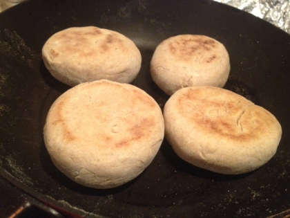 作りました。カリカリなところは美味しかったけどしょっぱかったです。

焼き方もその通りにやったけど焼けませんでしたー