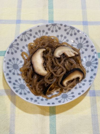 しいたけと糸こんにゃく炒め