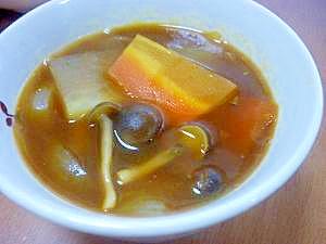 **冷蔵庫のお野菜deカレースープ***