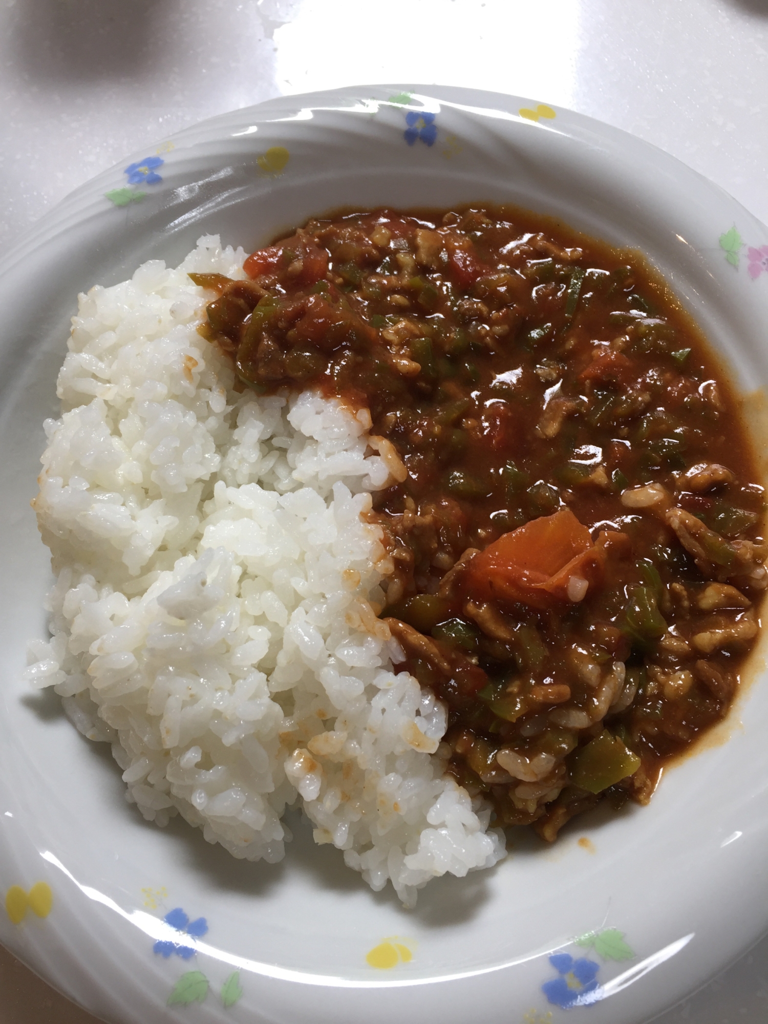ピーマンたっぷりトマトカレー