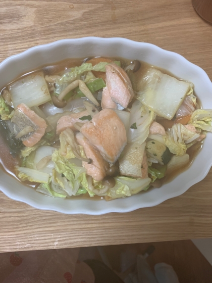 秋鮭と白菜の中華風煮込み