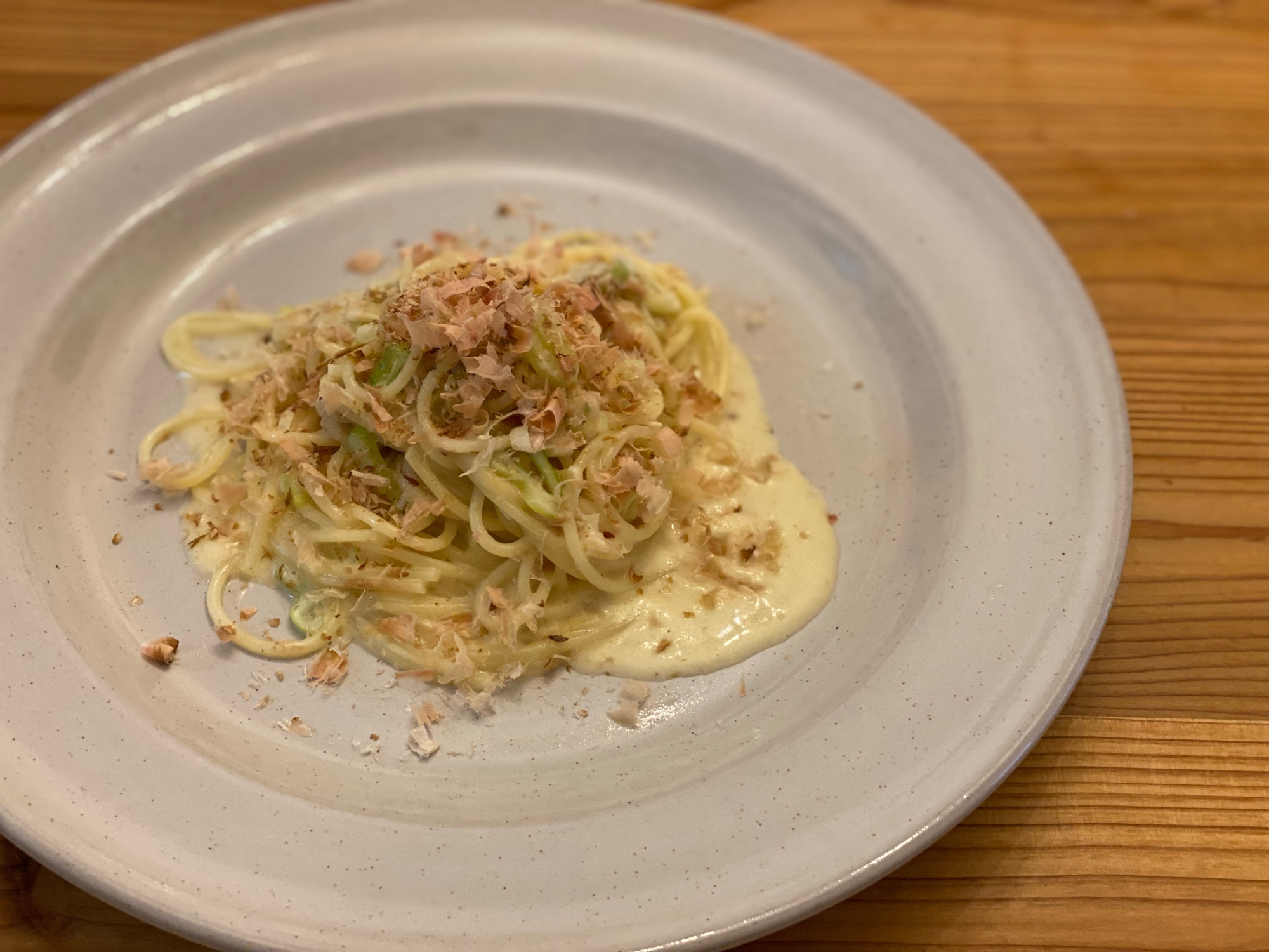 鰹節と長ネギの和風クリームパスタ