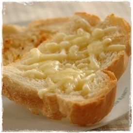 はちみつの染みた甘いパンの上にとろ～りチーズが美味しかったです☆彡
本当、ベタベタせず食べやすいですね♪