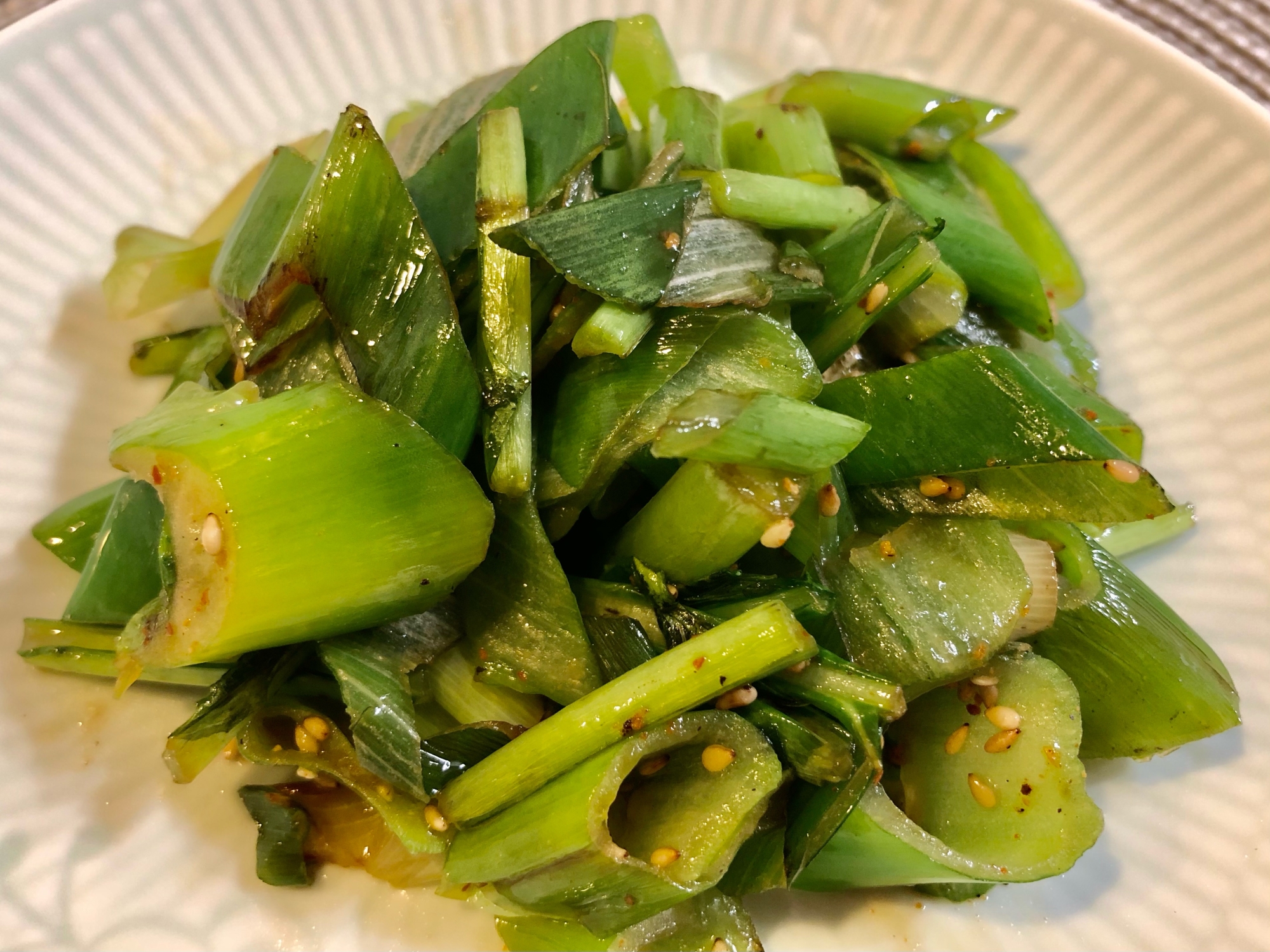 簡単副菜♫捨てずに活用ネギの青い部分の醤油炒め