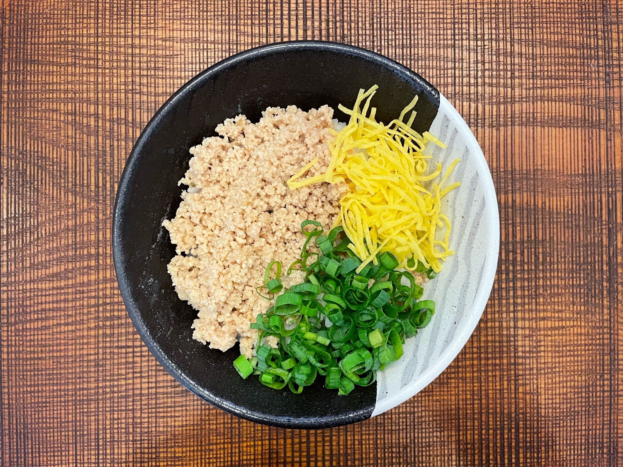 鶏そぼろを作る！3色そぼろ丼！