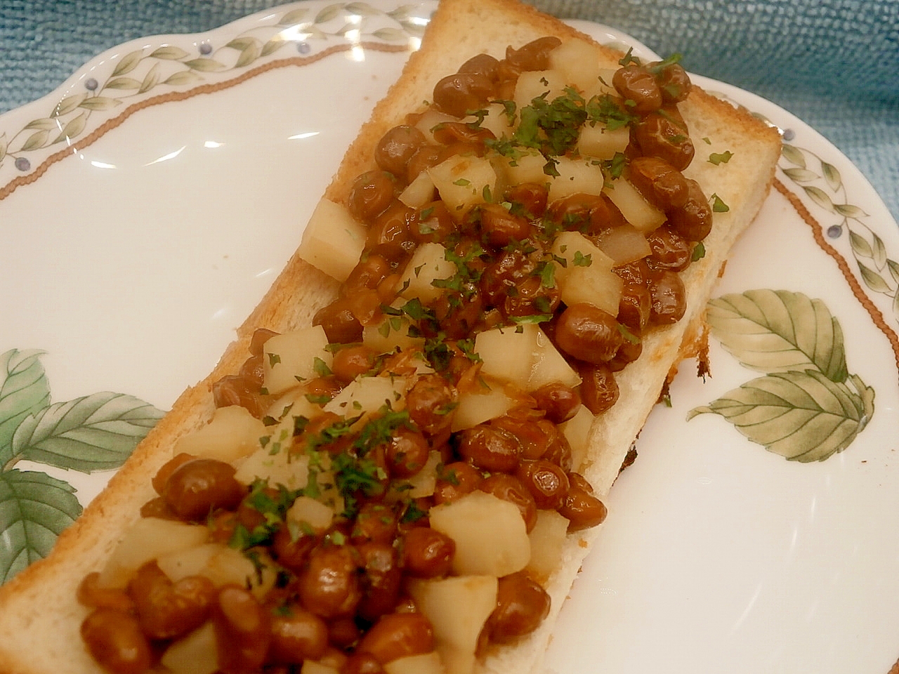 納豆と酢レンコンのトースト