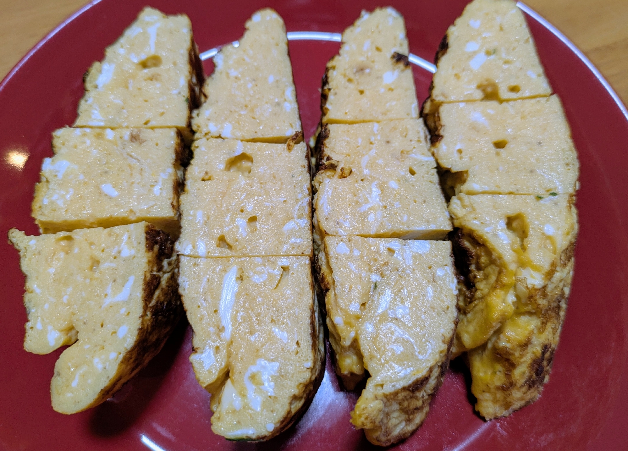 旨味たっぷりたまねぎスープで だし巻き卵