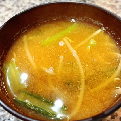 もやしと小松菜の味噌汁
