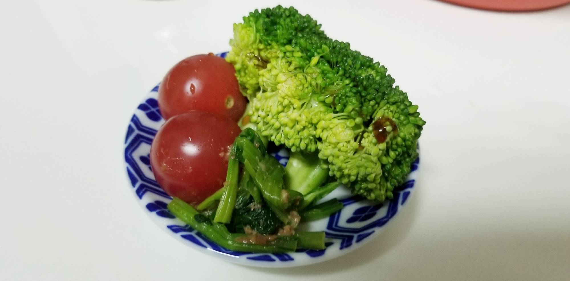 小松菜、ミニトマト、ブロッコリーのゴマ温サラダ