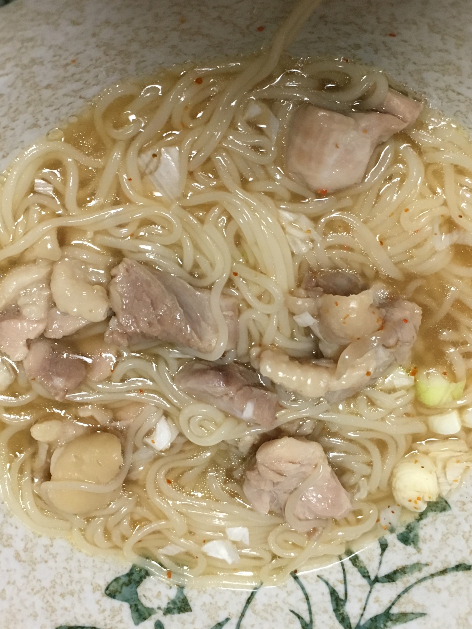 鶏もも肉とネギの温素麺