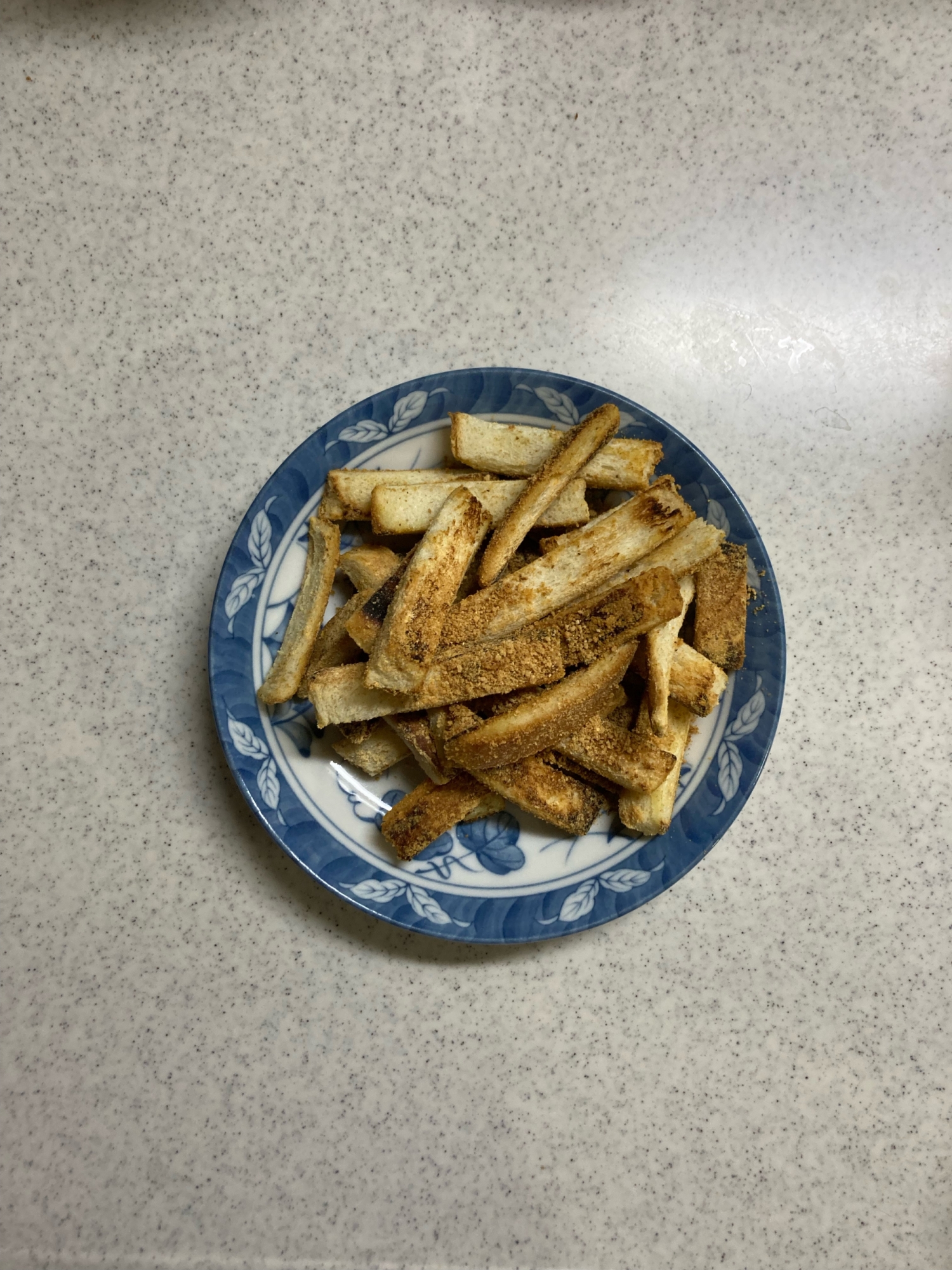 食パンの耳で★きな粉とすりごまのラスク