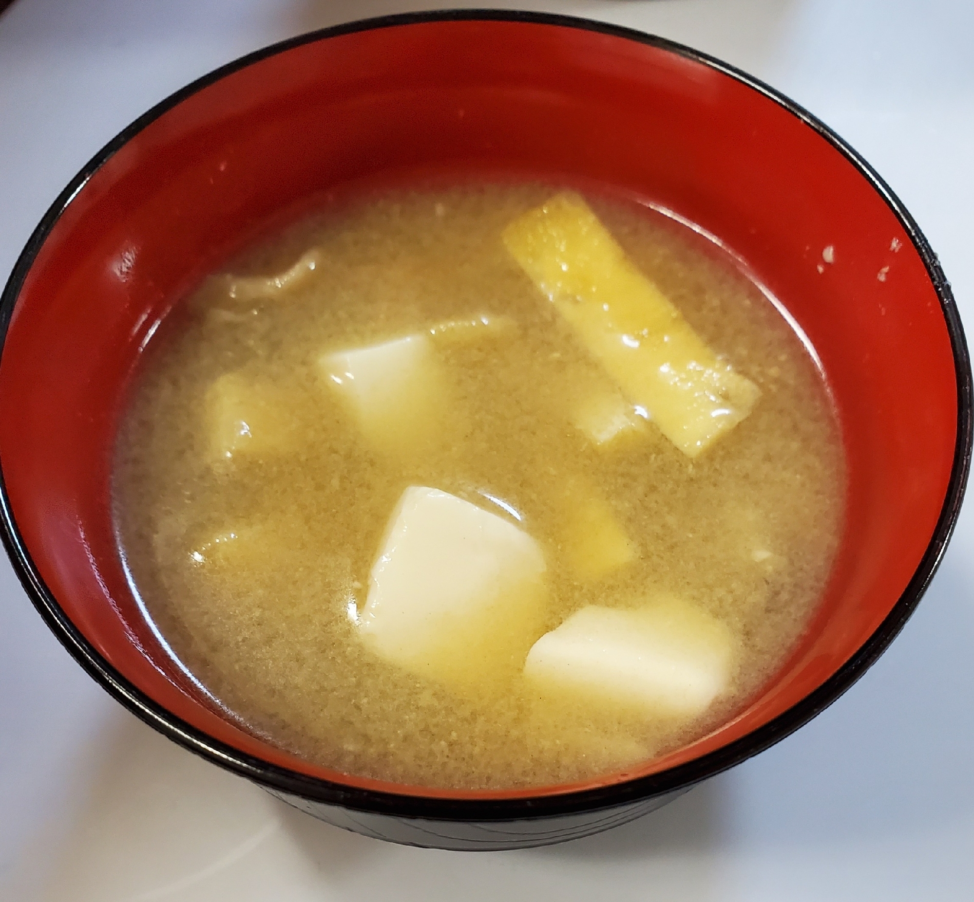 舞茸と豆腐と油揚げのお味噌汁
