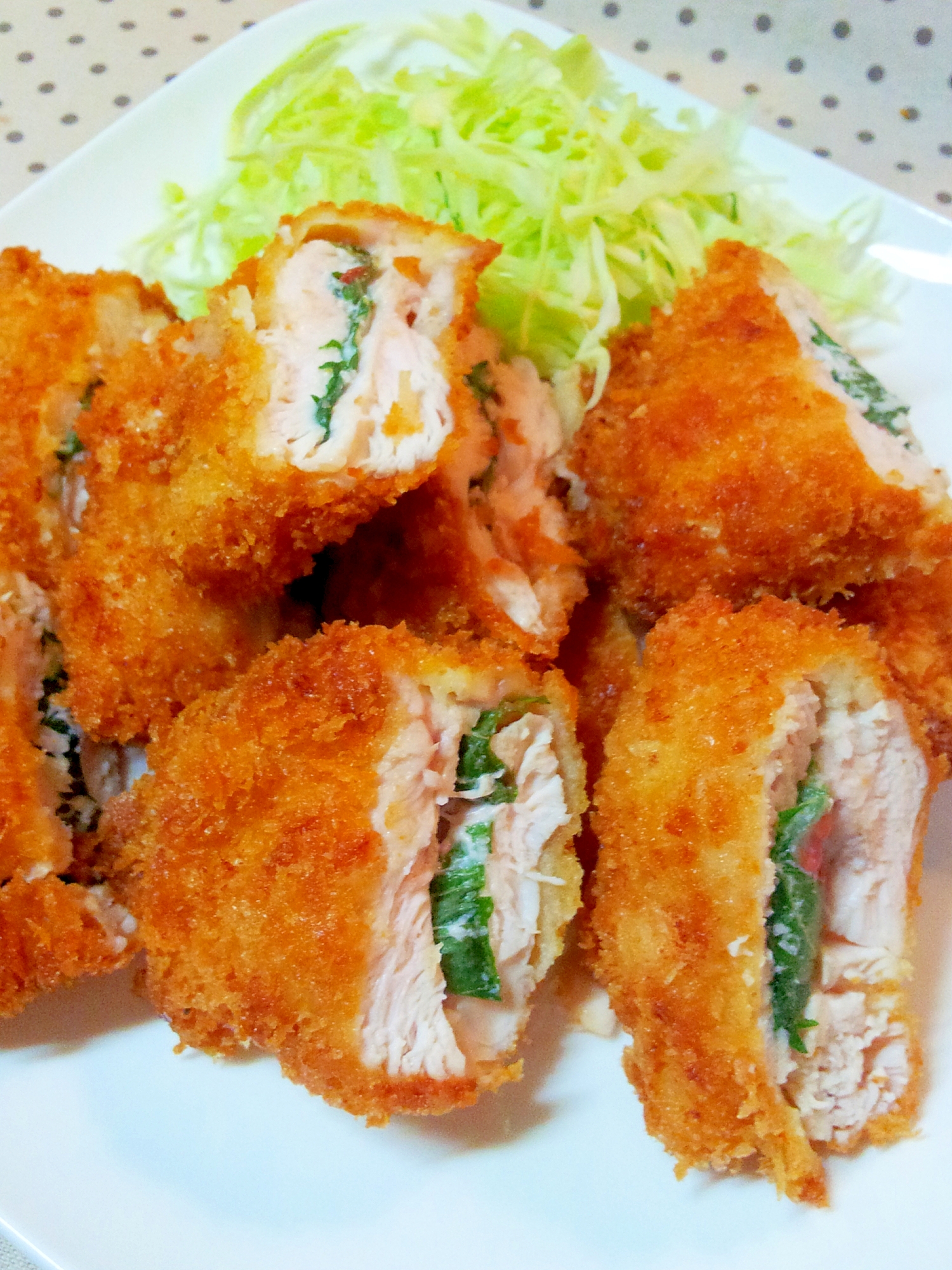 大葉と梅干しを挟んだ☆さっぱり♪チキンカツ