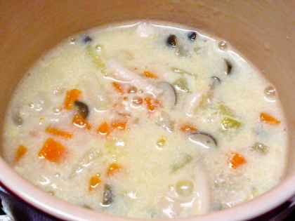 豆乳スープを作りたくて392boysさんのレシピを見つけました(*･∀･*)美味しくて温まりました♪ごちそう様でしたヾ(o･∀･o)ﾉﾞ
