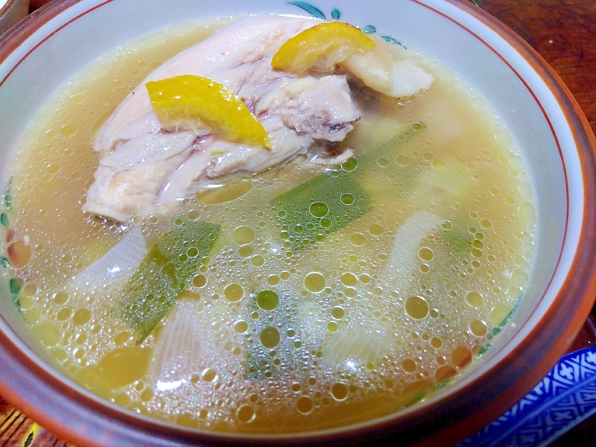 柚子香る♡骨付きチキン&葉ニンニクのスープ