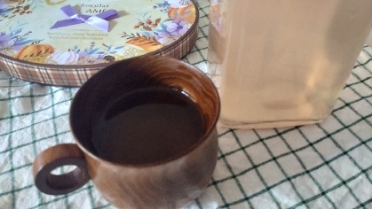 今回は煮出し時間が短過ぎたのか、薄い色味ですが、身体に良さそうな味はしっかりします（笑）エコレシピ、ありがとうございます(⁎˃ᴗ˂⁎)