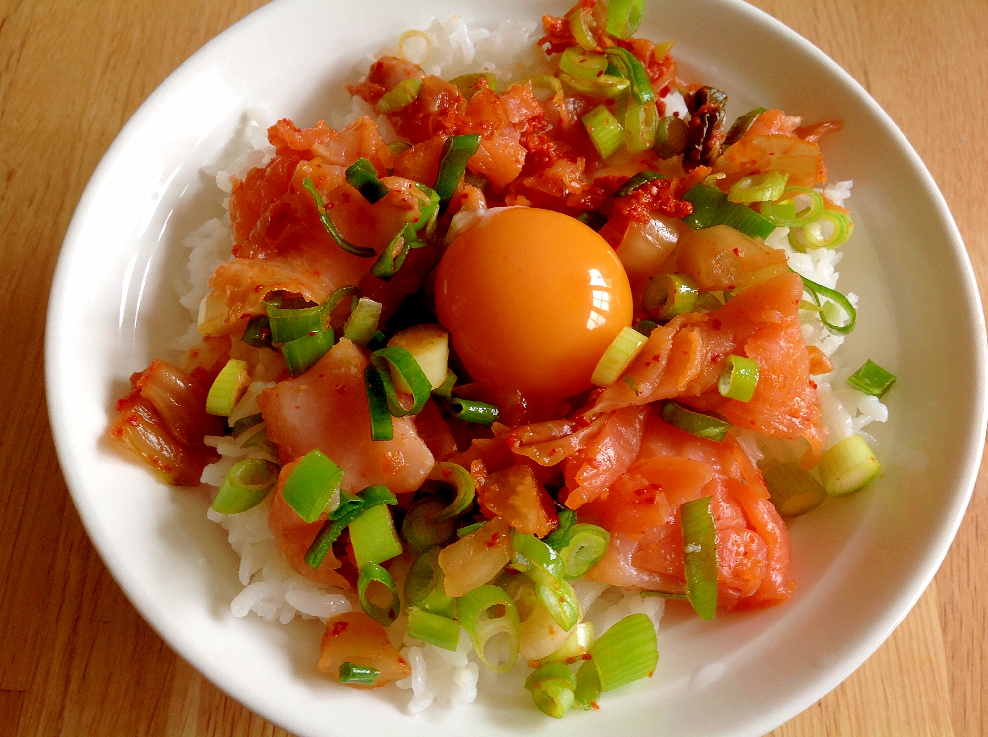 キムチスモークサーモン丼