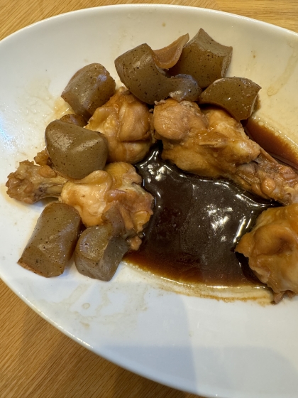 卵を切らしていた為、こんにゃくで作りました。こっくりして味が染みて美味でした。リピ決定です。
