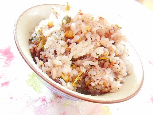 雑穀米de❤乾燥大根葉っぱと鶏ガラの混ぜご飯❤