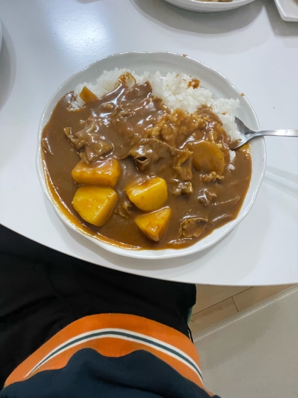 りんご入り♪くたくた牛すじカレー