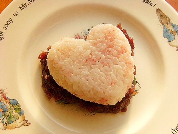 ５分で可愛い おはぎ 桜の花フレークで レシピ 作り方 By ジョン リーバス 楽天レシピ