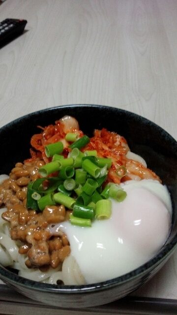 納豆消費に！キムチ納豆うどん