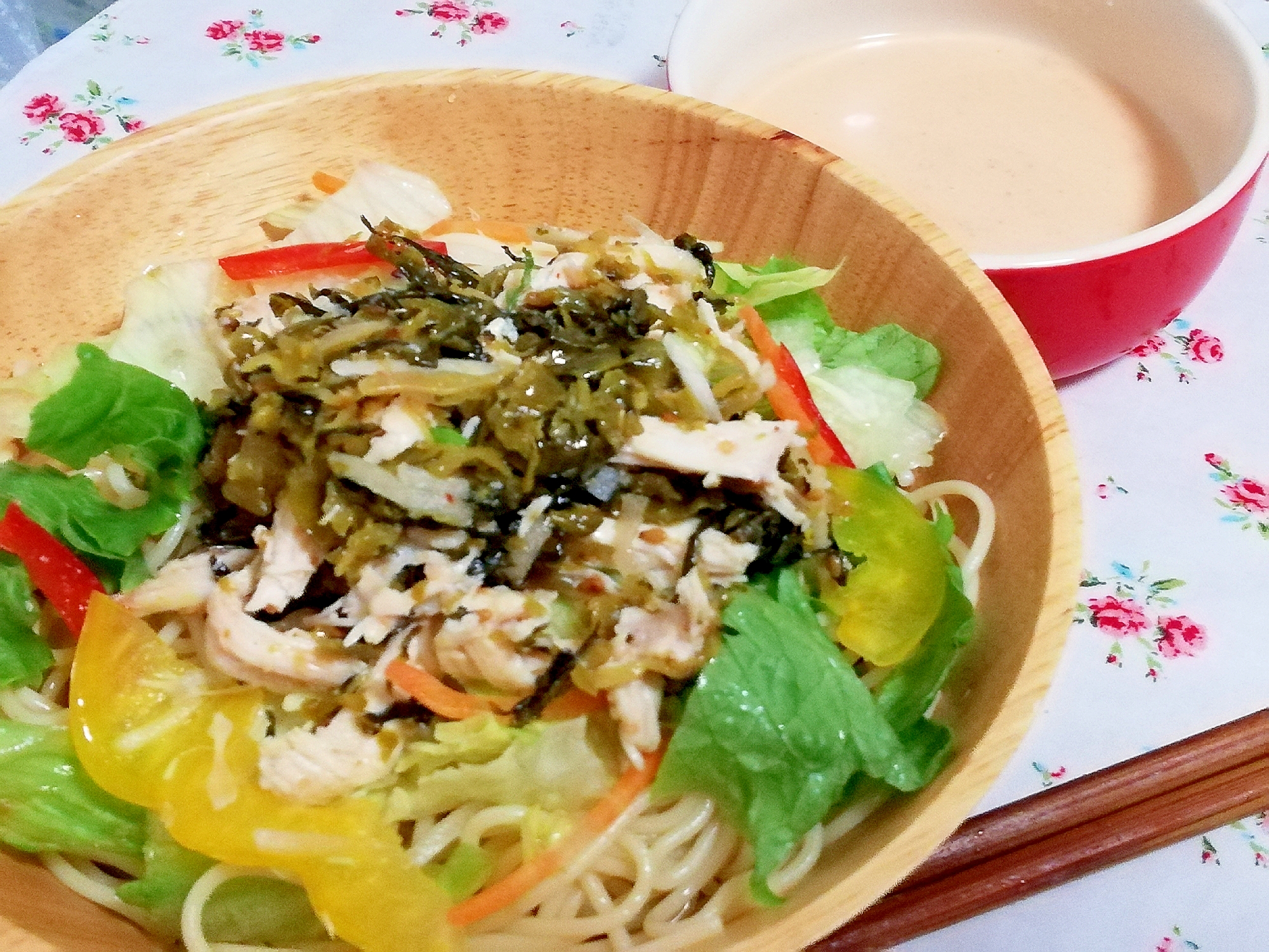 ７品目で栄養満点！明太高菜と蒸し鶏のパスタサラダ