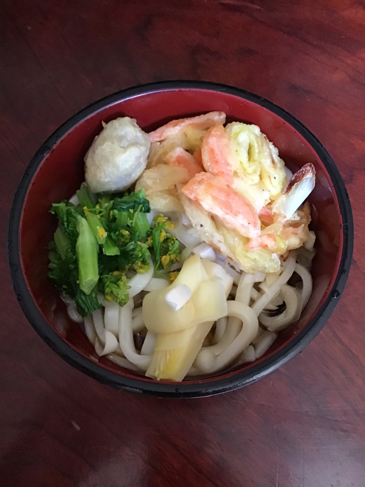 長ネギと人参とタケノコのかき揚げ乗せぶっかけうどん